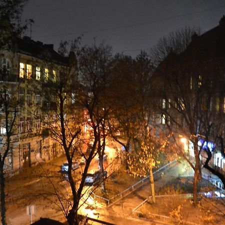 Lux Apartament На Левицького Λβιβ Εξωτερικό φωτογραφία
